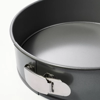 9" Nonstick Carbon Steel Spring Form Pan Gray - Figmint™: Dishwasher & Oven Safe, Made Without PTFE, 1-Year Warranty 3 9" Nonstick Carbon Steel Spring Form Pan Gray - Figmint™: Dishwasher & Oven Safe, Made Without PTFE, 1-Year Warranty - Image 3