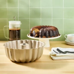 Aluminum Fluted Cake Pan Gold - Figmint™